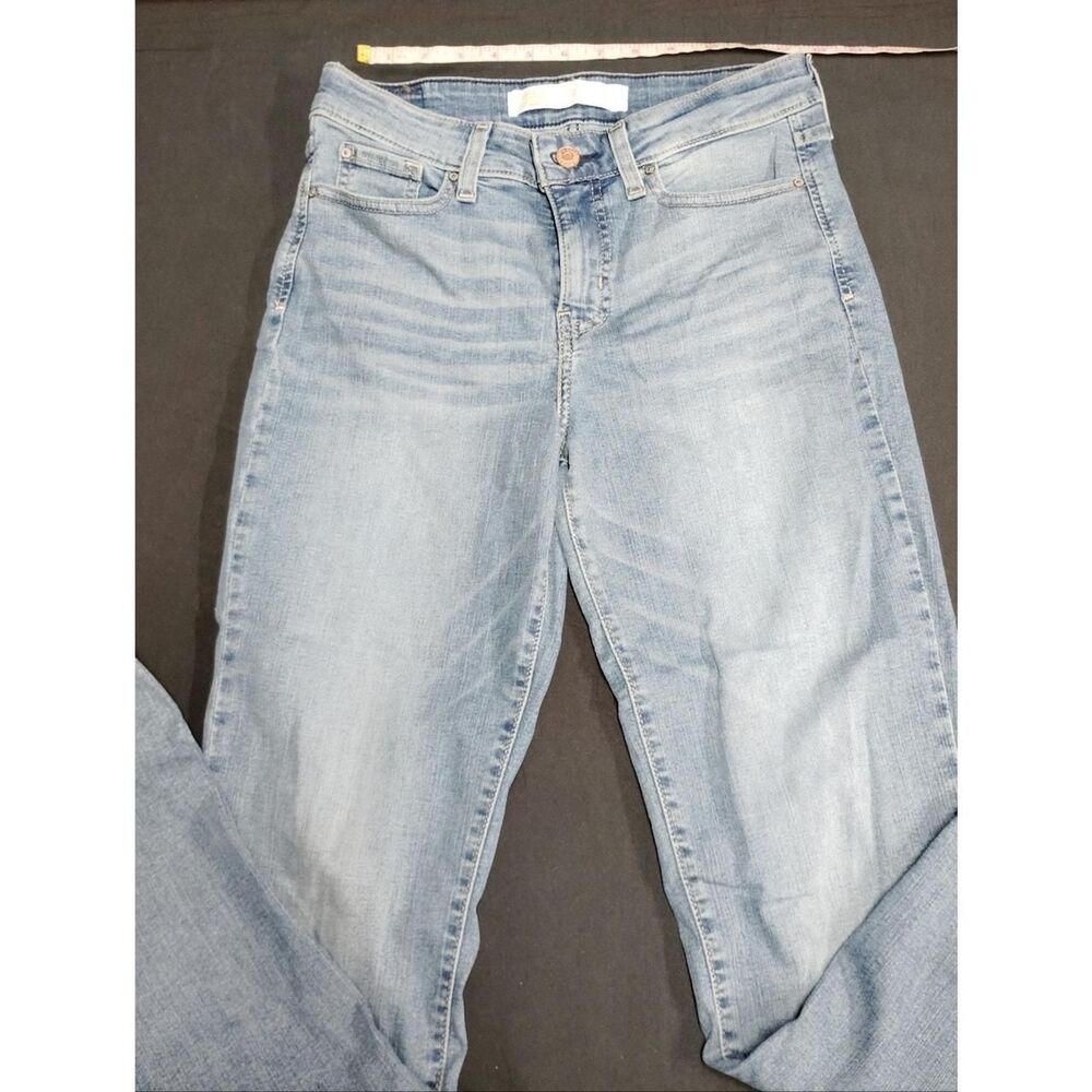 Signature by Levie Strauss Light Blue Straight Leg Women’s Jeans - 2S
